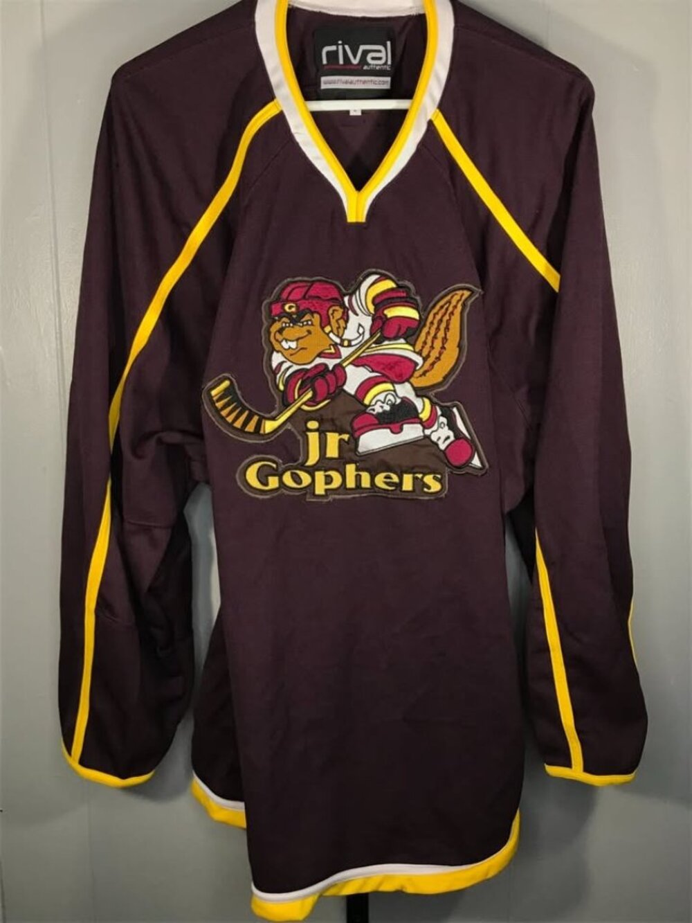 Minnesota Jr Gophers Hockey Club Stitched logo Jersey sz LG